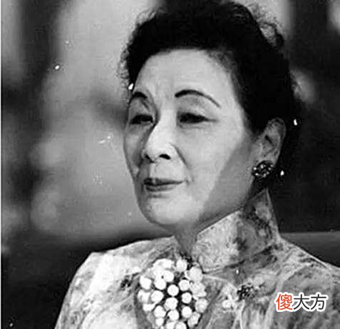 【爱历史】宋美龄看到丈夫遗嘱后，直接独自去了美国，晚年她才说出原因