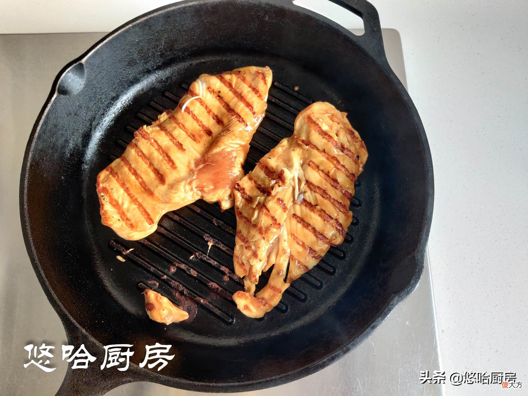 最近迷上了这样吃鸡胸肉，软嫩多汁似牛排，做法特别简单，快试试