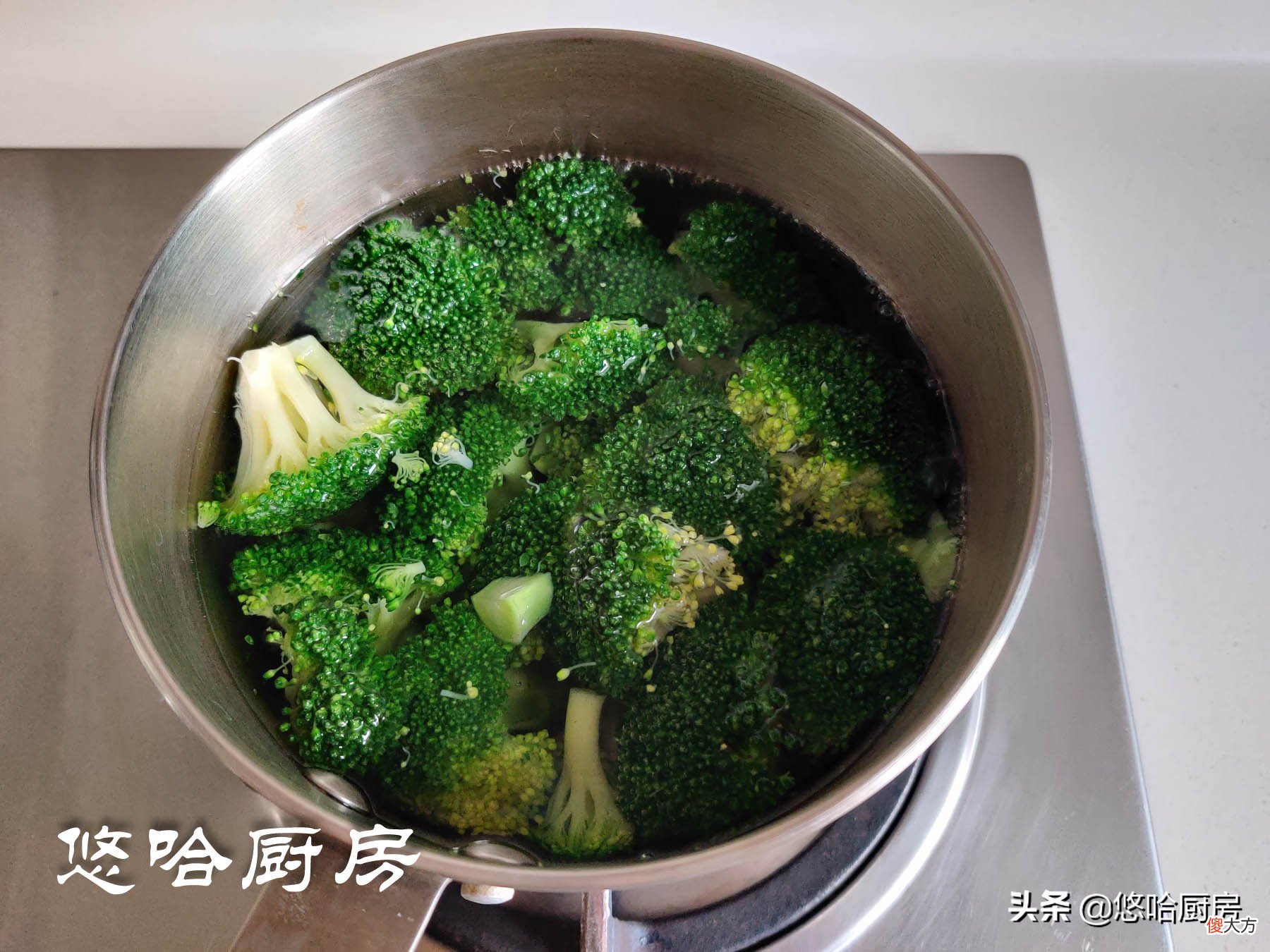 最近迷上了这样吃鸡胸肉，软嫩多汁似牛排，做法特别简单，快试试