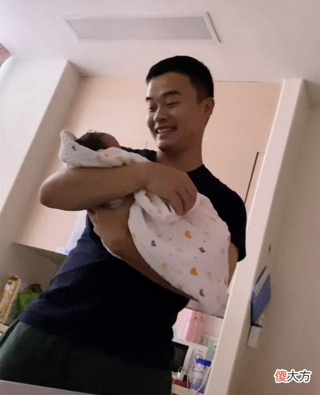 恭喜！千万粉丝网红“小刚学长”当爸，亲自帮妻子按摩防止血栓