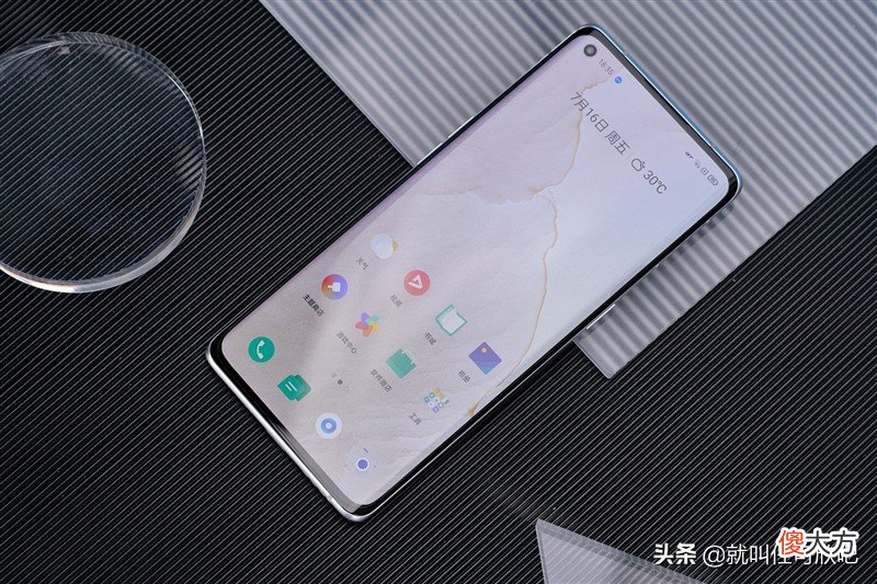 性价比最高的三款手机 性价比最高的三款手机是什么