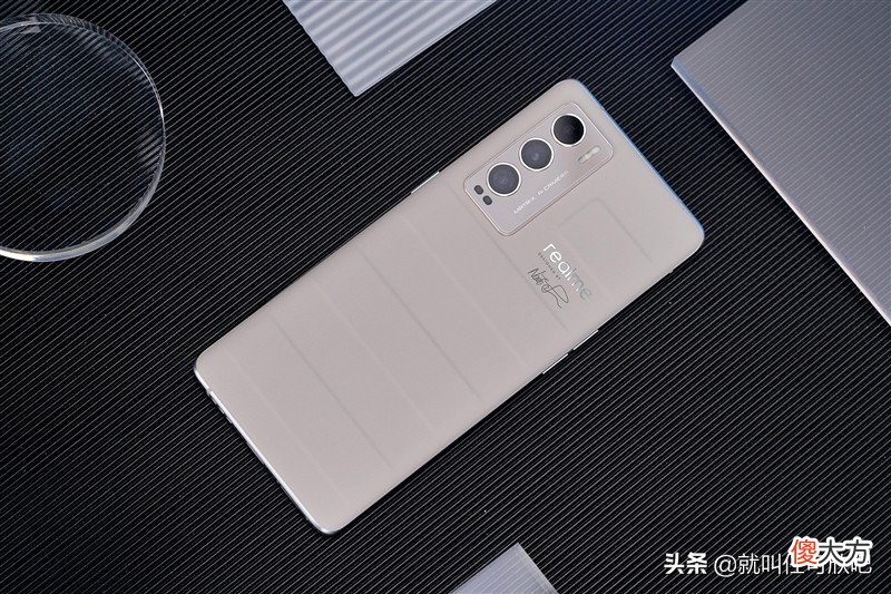 性价比最高的三款手机 性价比最高的三款手机是什么