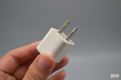 你家有淘汰废旧的手机充电头吗 废旧手机充电器是什么垃圾