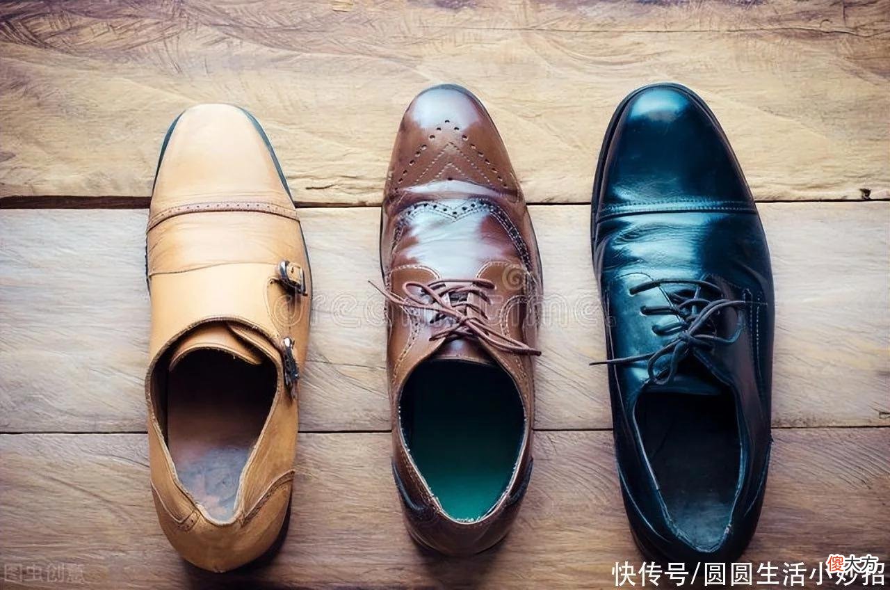 【时尚一点】鞋油再也不用花钱买,只需用常见的4样东西擦一下,皮鞋锃亮如新
