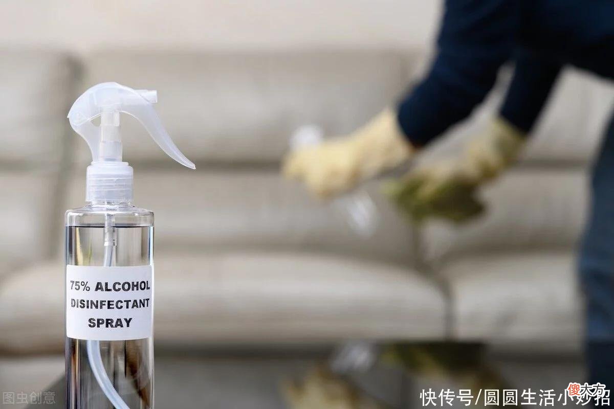 【时尚一点】鞋油再也不用花钱买,只需用常见的4样东西擦一下,皮鞋锃亮如新