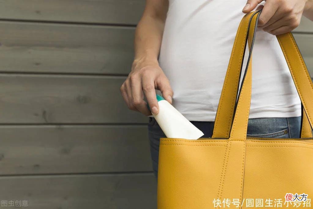 【时尚一点】鞋油再也不用花钱买,只需用常见的4样东西擦一下,皮鞋锃亮如新