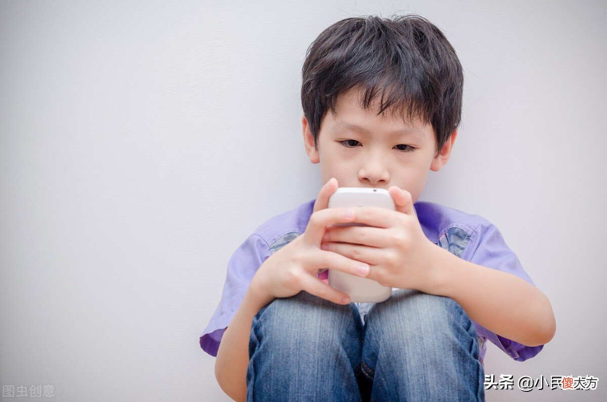 学生课堂玩手机 学生课堂玩手机怎么处理