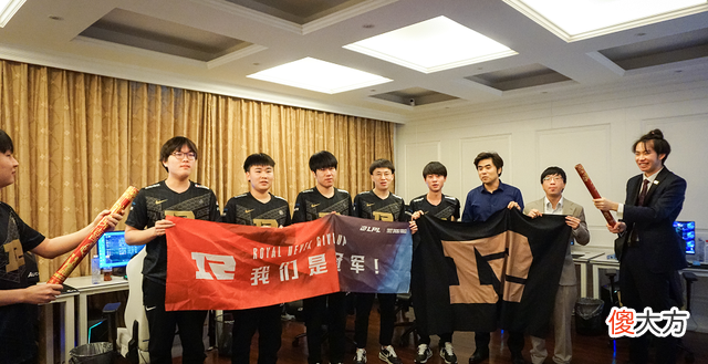 【游戏迷】RNG全队谁最努力？Gala一天打16场，阿宾比他还要努力