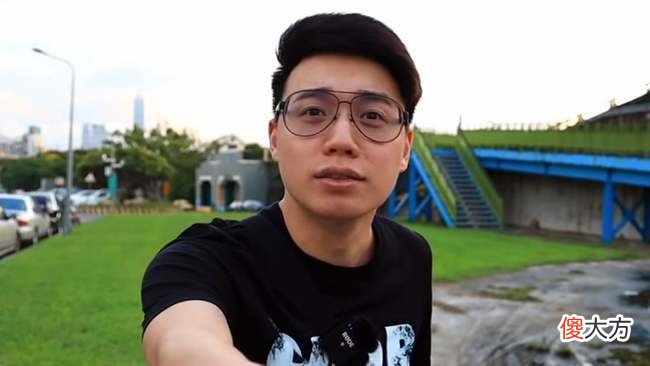 【游戏世界】前S赛冠军中单转行当乞丐，半天获利一百多，结果被警察Gank了