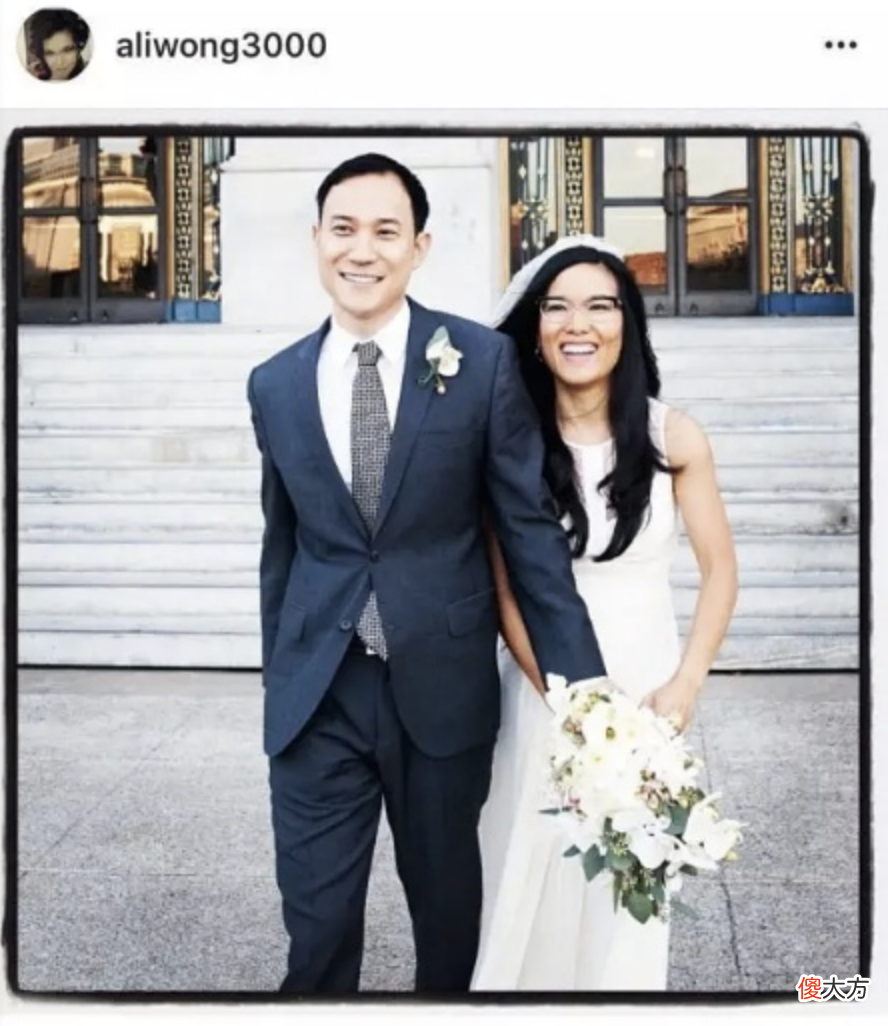 【时尚一点】“黄阿丽离婚”原来是大女主爽文！
