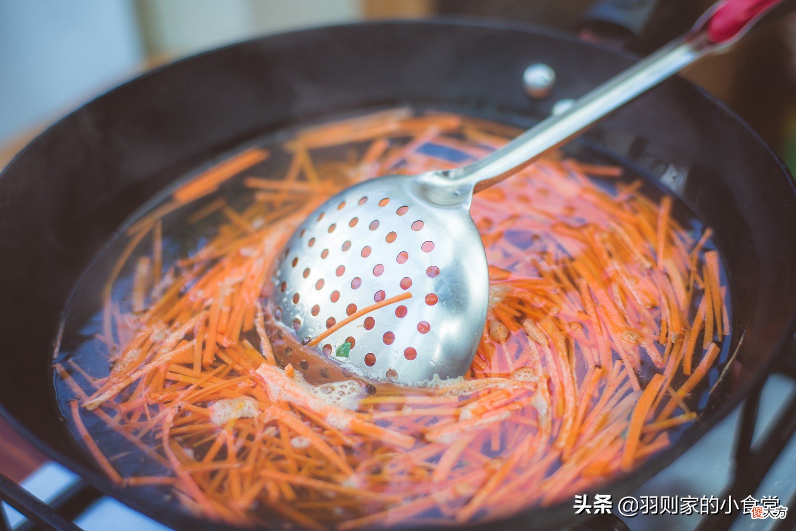营养丰富做法简单的凉拌菠菜胡萝卜丝 菠菜胡萝卜丝干丝凉拌