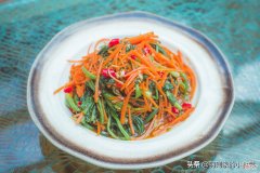 营养丰富做法简单的凉拌菠菜胡萝卜丝 菠菜胡萝卜丝干丝凉拌