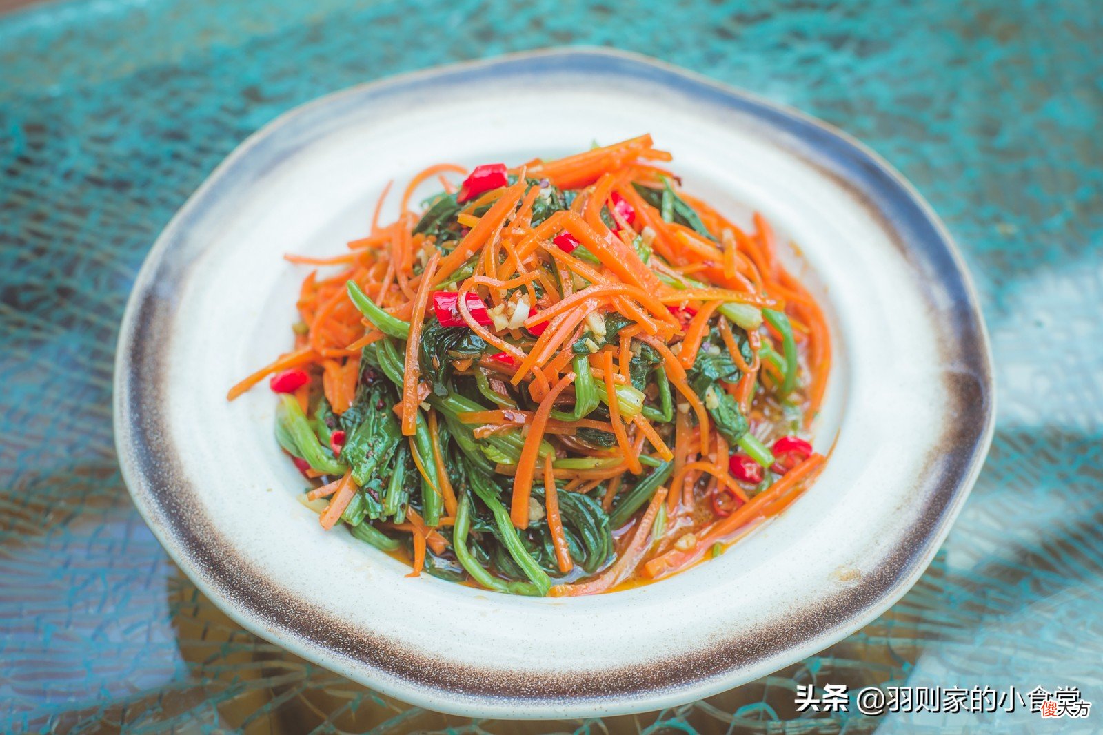 营养丰富做法简单的凉拌菠菜胡萝卜丝 菠菜胡萝卜丝干丝凉拌