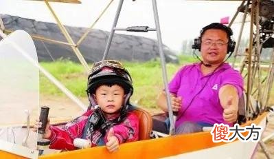 10年前，被父亲逼迫零下13度裸跑的4岁小男孩，现在怎么样了？
