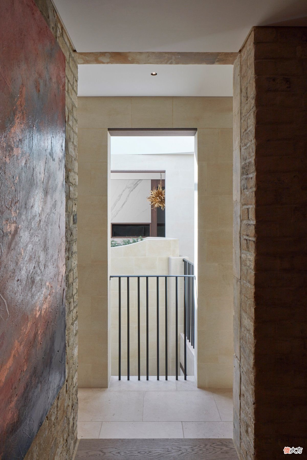 伦敦工作室翻新富勒姆公墓小屋，打造地下游泳池
