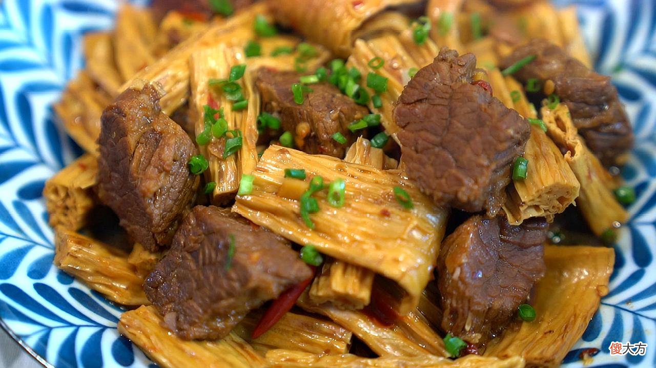 教你解馋下饭的腐竹炒腊牛肉 腊肉炒腐竹怎么做好吃