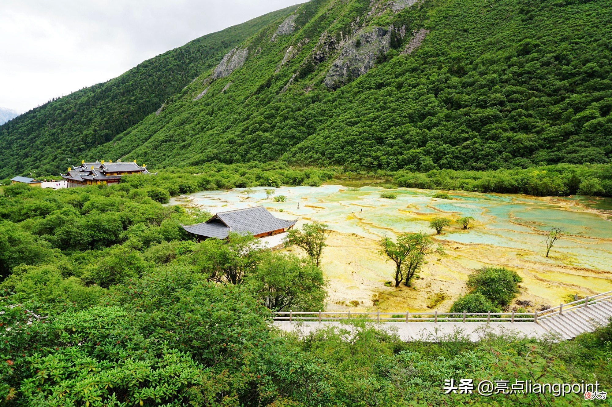 这里是黄龙的C位景点 景点黄龙在哪