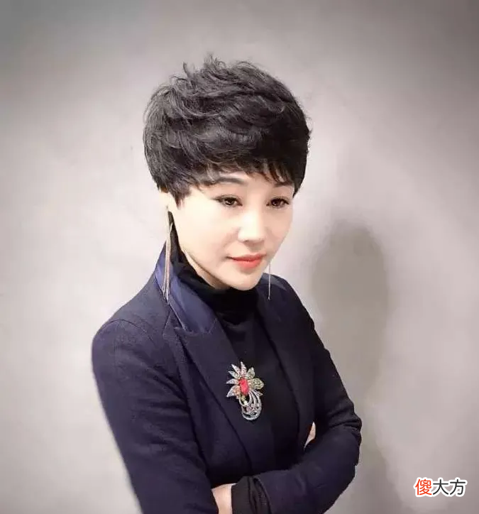 为什么女人过了50岁大都留短发 50岁女人留什么样的短发年轻