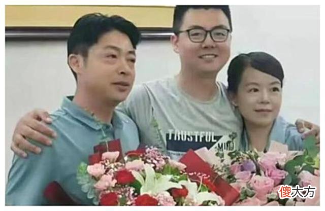 【游戏迷】开封舅舅因病离世，杜粉抖神发声哀悼许舅舅，众主播选择发声悼念