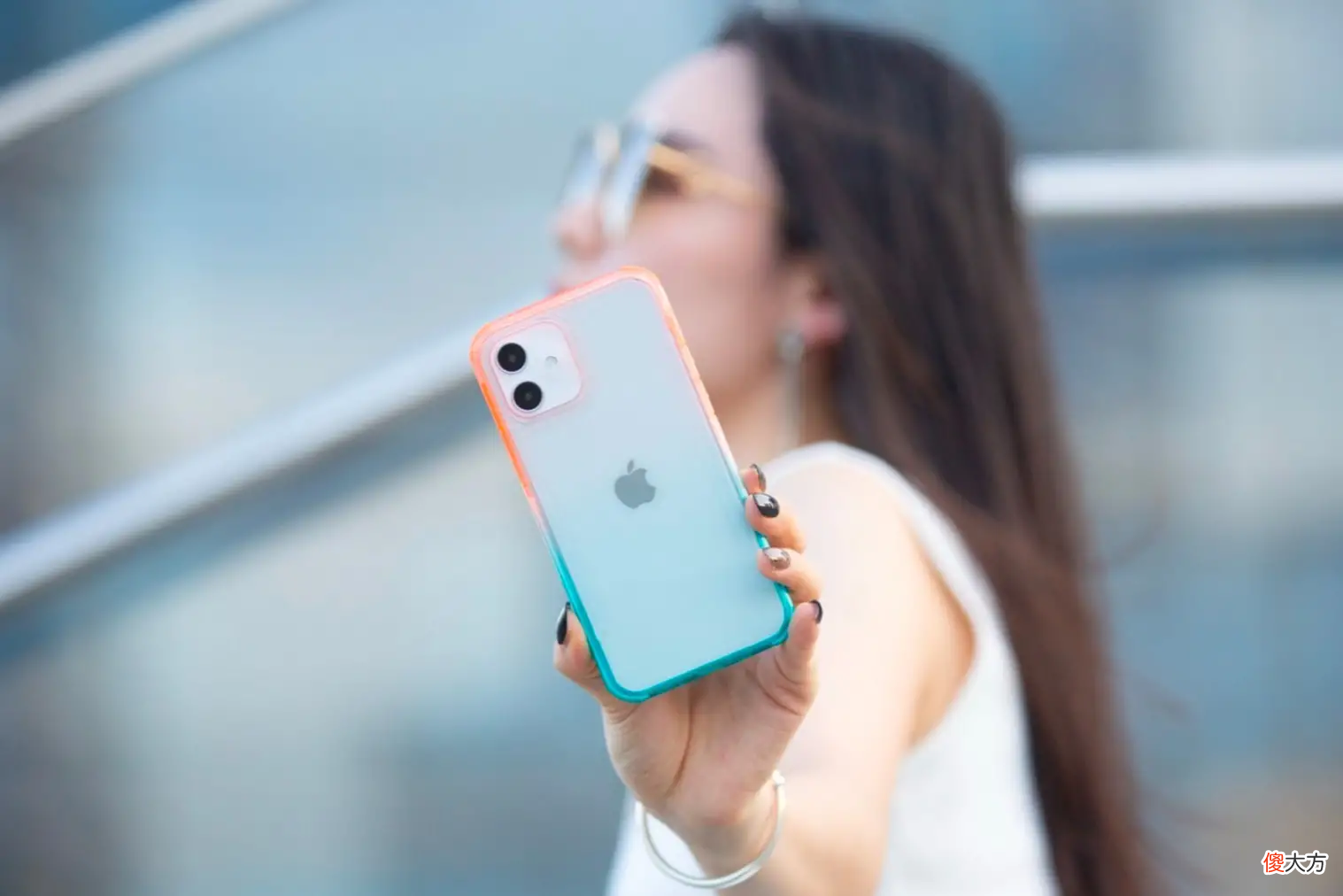 红色苹果12手机壳体验 红色iphone12手机壳