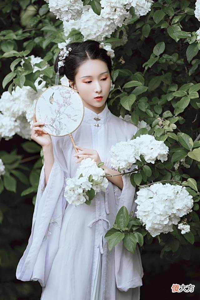 【爱历史】《嫡女重生，世子心尖宠》我夫君定然要温润如玉，绝世无双！