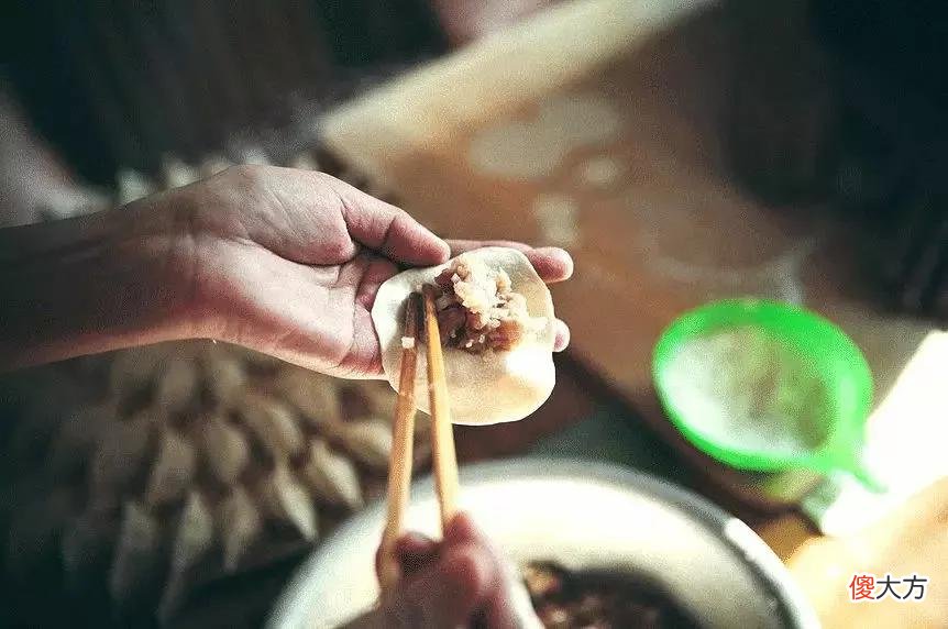 冬至吃饺子的由来 冬至吃饺子的由来简介50字