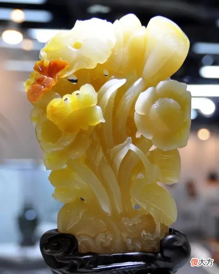 马师傅分享几种发亮的石头 会发光的石头是什么石头