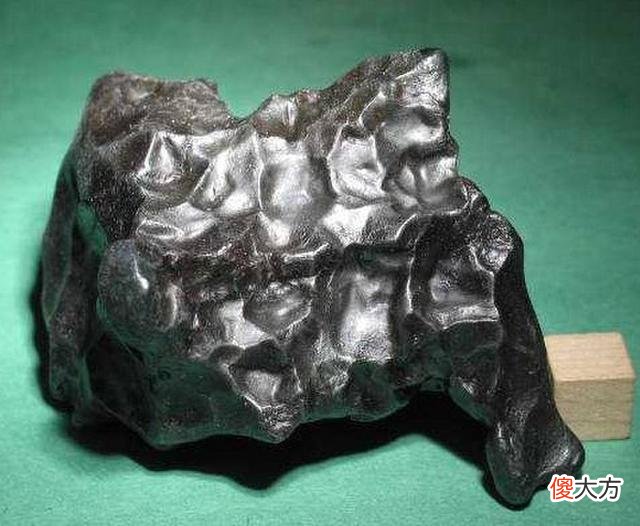 在野外如何区别陨石与普通石头 陨石与普通石头的区别