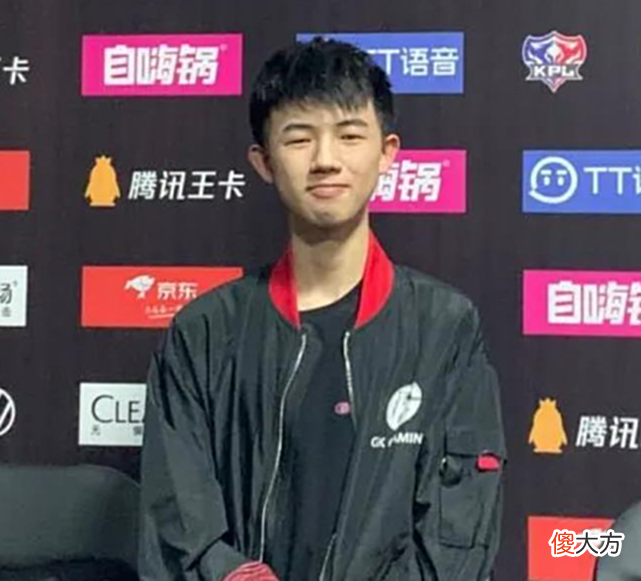 【游戏迷】顶尖射手重返KPL！梦岚回归直播加入神鸡营，却惨遭吕德华刁难