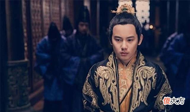 【历史故事】他比勾践还能忍，对敌人一让再让，最终反戈一击，成为一代霸主