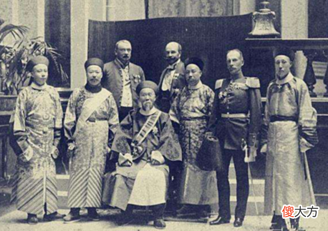 【历史故事】1989年盗墓贼炸开曾国藩墓，考古队探查后专家下令：永久封闭