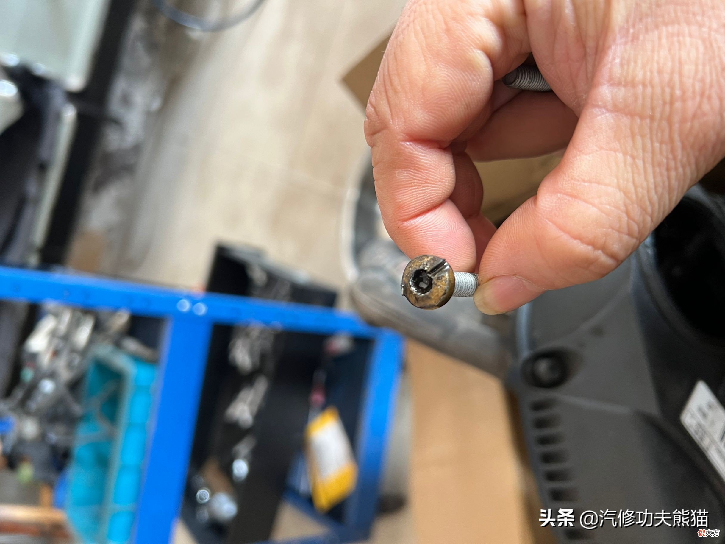 翻新一台烧机油的事故奥迪A4 新款奥迪a4烧机油