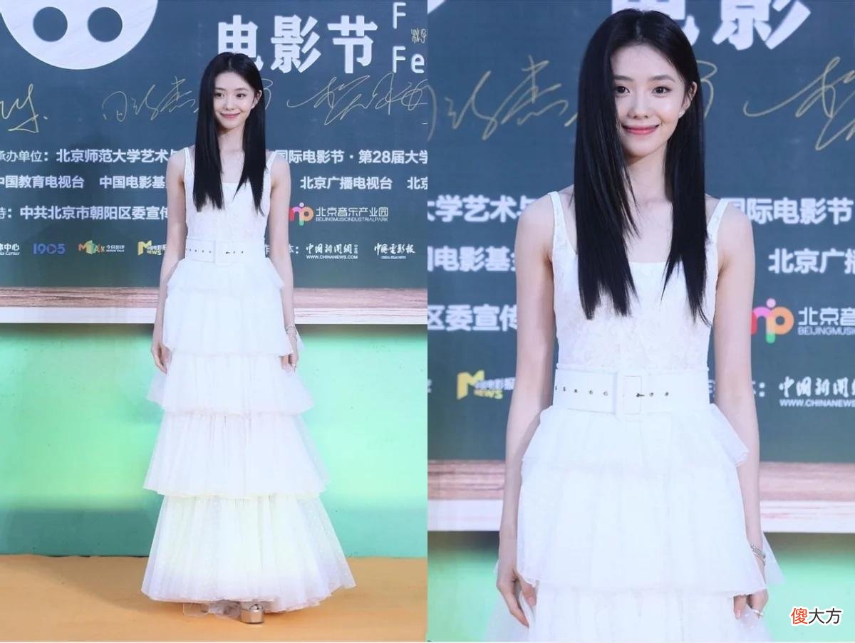 【就爱时尚】刘浩存像个“乖乖女”，身穿“花朵礼服”好有气质，甜美还清新