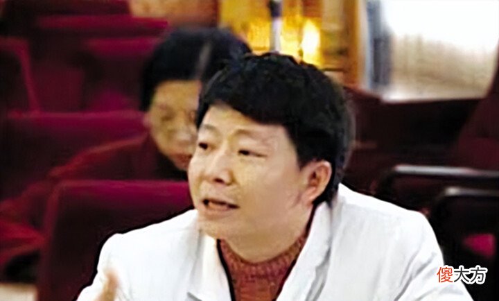 【爱历史】重庆“色院长”落马记，有20多个情人，自称：招人喜欢没办法