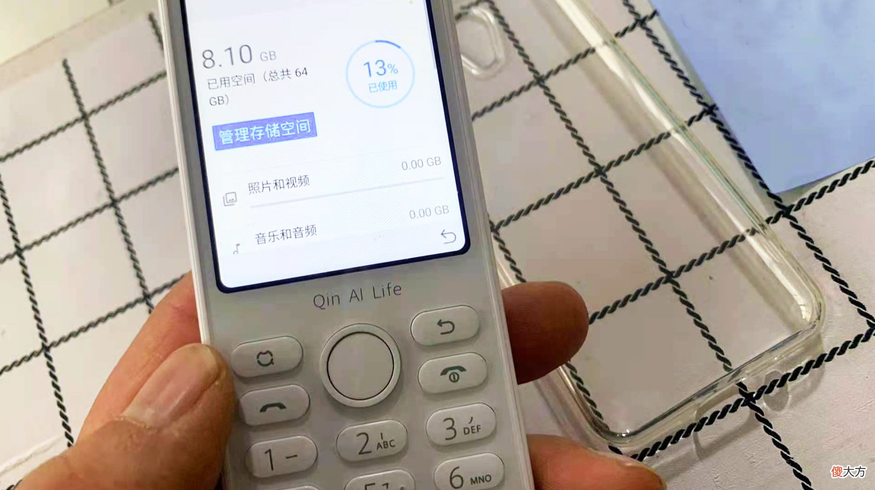 体验这款小尺寸直板智能手机 小型直板手机