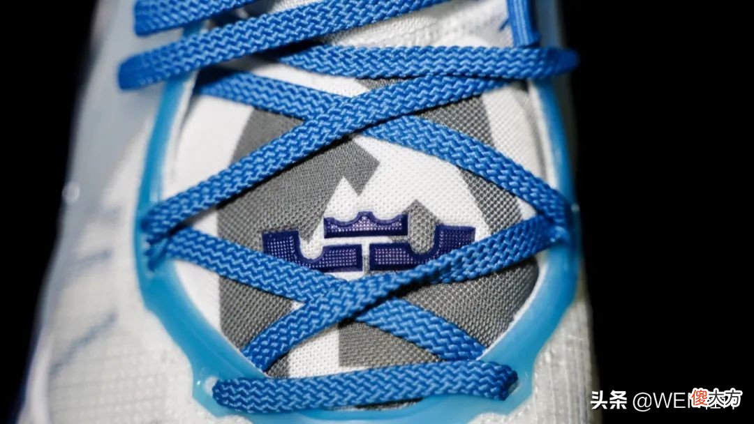 LBJ19开箱：单只重量超一斤却有老NIKE的味道