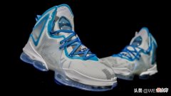 LBJ19开箱：单只重量超一斤却有老NIKE的味道