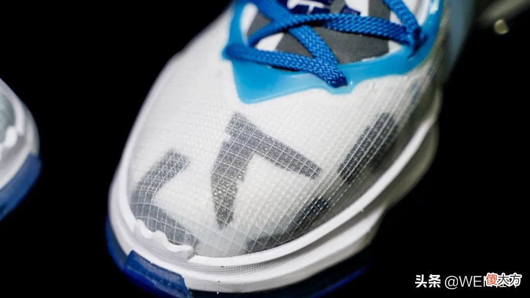 LBJ19开箱：单只重量超一斤却有老NIKE的味道