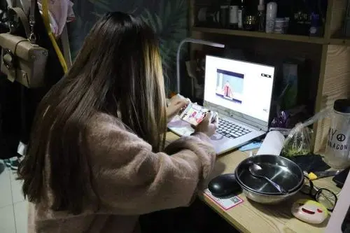 大学生分期买手机不应该 大学生不能分期买手机