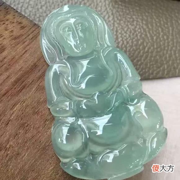 翡翠和玉的区别是什么 玛瑙翡翠和玉的区别是什么