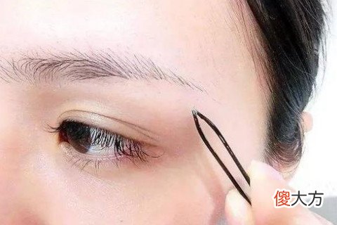 眉毛短的女人命好不好