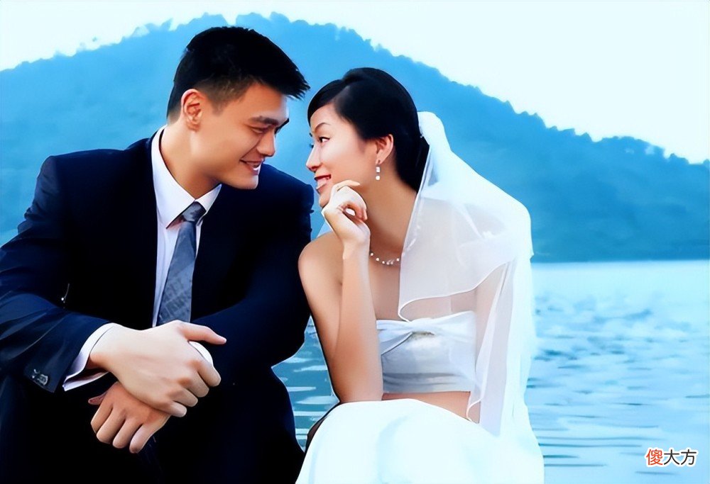 【游戏世界】身价数十亿的姚明，竟然是倒追的妻子叶莉，一追就是6年