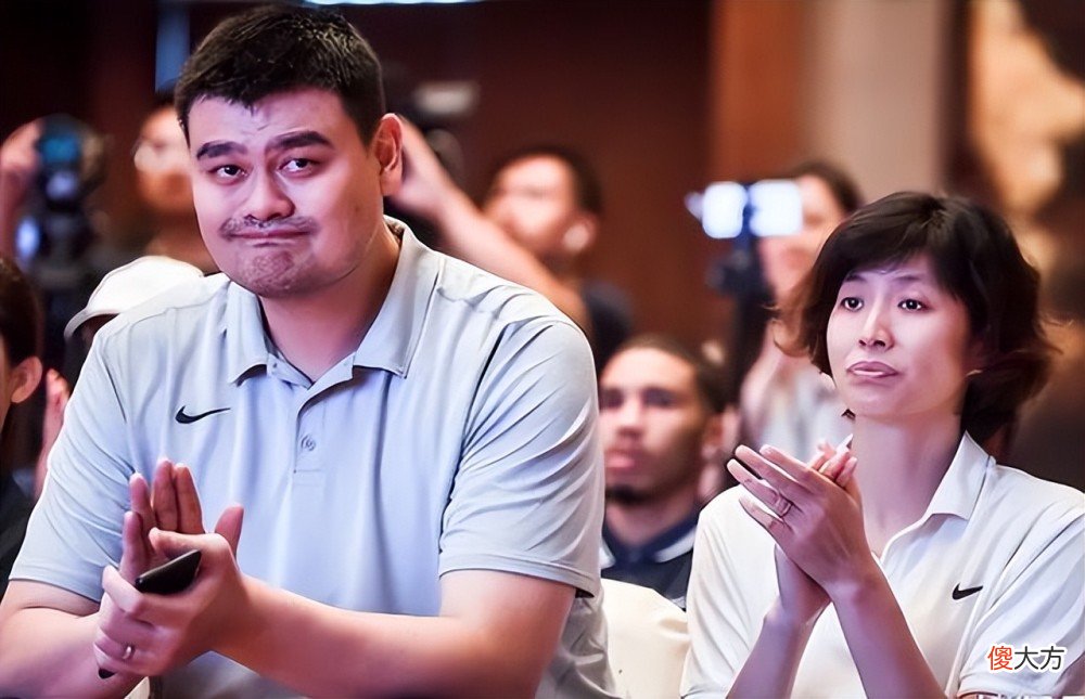 【游戏世界】身价数十亿的姚明，竟然是倒追的妻子叶莉，一追就是6年