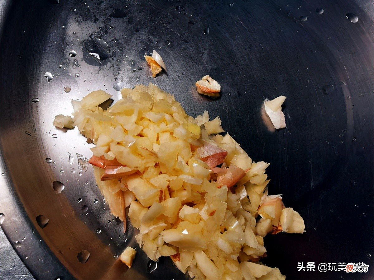 有恋爱滋味在心头的洋葱拌牛肉，夏天尝一口，很解暑