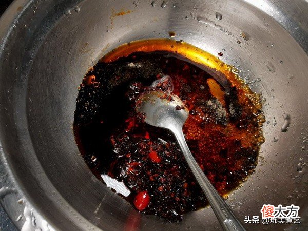 有恋爱滋味在心头的洋葱拌牛肉，夏天尝一口，很解暑