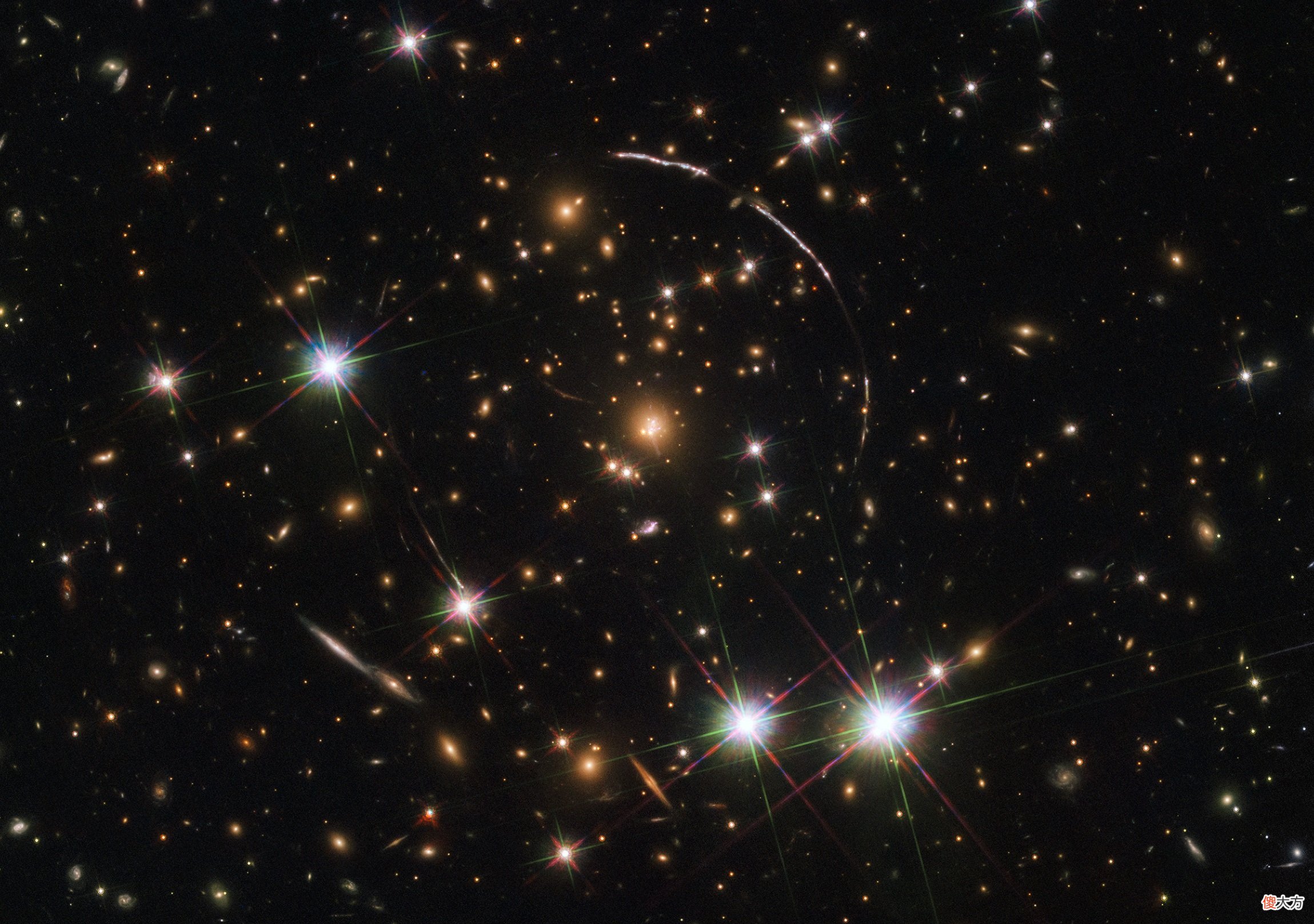 为什么我们可以看到数亿光年外的星系 几万亿光年的星系怎么发现的