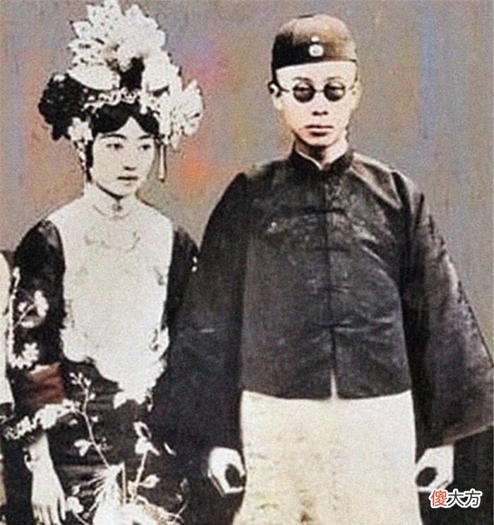 【爱历史】清朝夫妻照, 英俊潇洒的溥仪拉着倾国倾城的婉容的手惊艳亮相