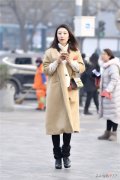 浅黄色的呢子大衣 土黄色呢子大衣