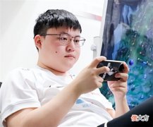 【游戏世界】Doinb直接AOE，放话艾欧尼亚前十全是“演员”：曾当面花30块演我