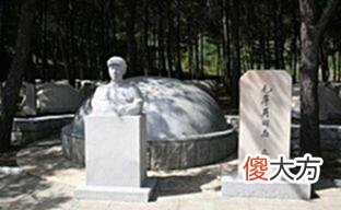 【爱历史】日本竟然有“中国烈士墓”，但是却无人前去祭拜，墓碑上刻有2个字